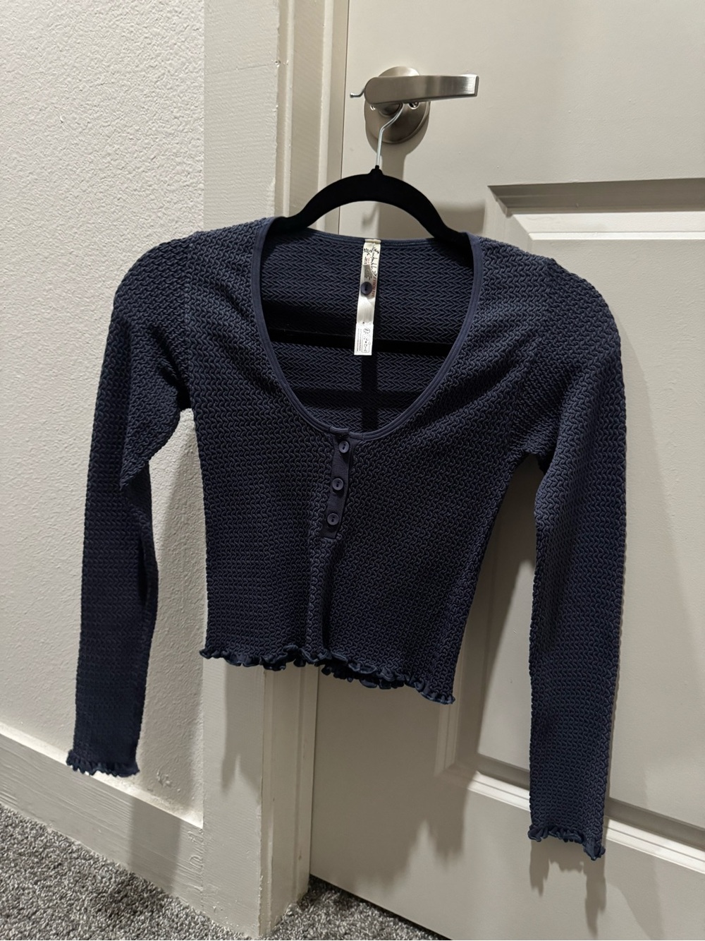 Free People Women's Navy Long-Sleeve Ribbed Crop Top